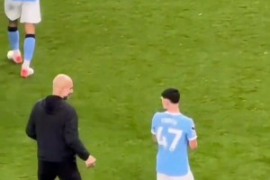 瓜迪奧拉賽后找福登時(shí)偷偷從背后給了腦袋一巴掌~