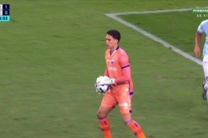 大意了啊??！巴甲門將被老六偷雞成功