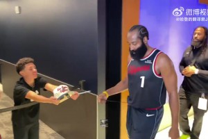 登哥累了！砍下35+大三雙依然輸球，賽后一臉疲憊走入球員通道