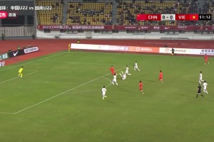 又是停球！拜合拉木沒(méi)停好球，不然又是單刀機(jī)會(huì)