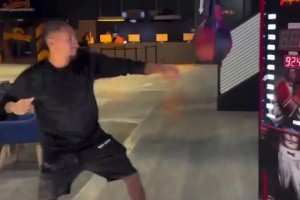 當莫德里奇要求伊斯科不要自私時，伊斯科反駁，拉莫斯讓其閉嘴！