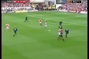 阿萊格里到場(chǎng)觀看辛納和茲維列夫之間的ATP總決賽比賽