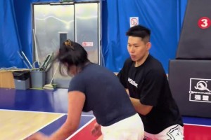 廣東贏下遼粵大戰(zhàn) ！杜峰的路越走越寬了！跨欄小跑飛赴領(lǐng)導(dǎo)致意