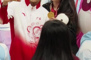 身高175！徐杰正牌女友社媒高調(diào)撒狗糧，徐杰現(xiàn)身評論區(qū)秀恩愛