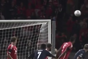 一晃而過(guò)的托雷斯！美女網(wǎng)紅帶你參觀(guān)萬(wàn)達(dá)大都會(huì)球場(chǎng)！