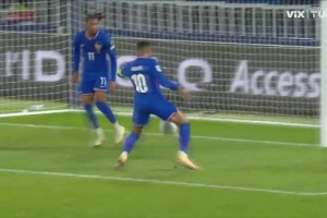 姆總雙響！禁區(qū)內(nèi)亂戰(zhàn)姆巴佩后點(diǎn)補(bǔ)射得手！法國(guó)3-0領(lǐng)先烏克蘭！