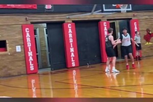 年度最佳！這個戰(zhàn)術(shù)沒有想象力是做不出來的~