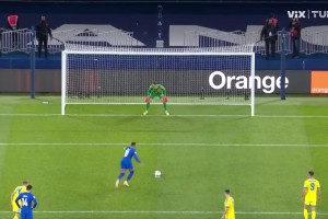 藝高人膽大！奧利塞造點(diǎn)，姆巴佩主罰勺子點(diǎn)球命中！