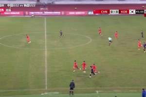 險(xiǎn)些成為名場面！徐彬回傳失誤送對手單刀??