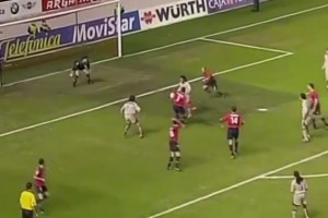 在球場(chǎng)揮灑著自己的魔法！小羅這樣的球員太提升足球觀賞性了！