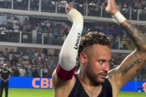 大肚腩減去不少??！內(nèi)馬爾賽后脫衣謝場，這身材如何？