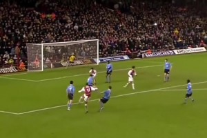 誰是你的足球初戀？03/04賽季的英超最佳進(jìn)球合集！