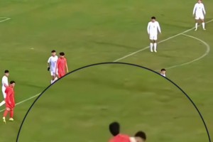 沖冠一怒為兄弟？汪士欽紅牌罰下是為了隊友出頭？