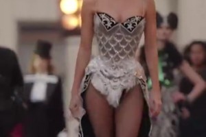 ??肯豆·詹娜為好萊塢大秀開場，這大體格符合吧友審美不？