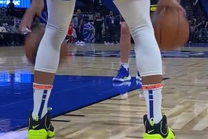 換球鞋換上癮了！庫(kù)里賽前訓(xùn)練換上了耐克的便士2代