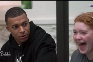 姆巴佩：梅西現(xiàn)在不在巴薩了，你應(yīng)該關(guān)注皇馬隊(duì)??