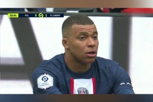 ??神級(jí)變臉！姆總不講武德偷襲門將破門！對(duì)手都懵了！