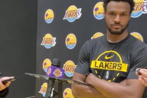 忘了你爹了？布朗尼：阿杜-蒂耶羅是我見過運動能力最好的球員！