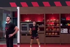 毫不手軟！姚明國際賽場集錦！我們曾經(jīng)也擁有超級巨星！