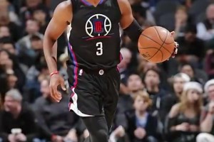 楊毅曾言：在我心目當(dāng)中，保羅能排進(jìn)NBA控衛(wèi)歷史前十！