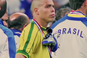 那個詞要回來了？穆西亞拉已可以進(jìn)行較高強度的腿部沖擊訓(xùn)練了！