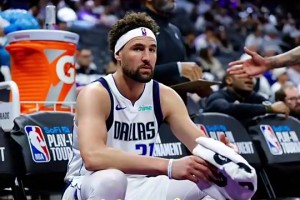 ??小七：出門前畫了個(gè)很滿意的妝，隨意臭美一下！