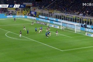 驚險(xiǎn)！圖拉姆對(duì)抗中甩頭攻門！邁尼昂神勇?lián)涑觯? >
                                        </div>
                                    </div>
                                                                        <div   id=