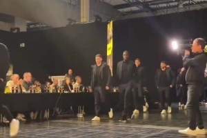 本該是想象中維爾茨的樣子？場邊直拍庫蒂尼奧當年的瀟灑擺脫！