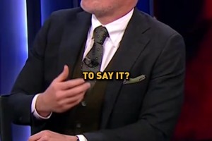 這中文字幕太搞了！名場面：卡拉格故意叫錯(cuò)吉魯?shù)拿郑? >
                                        </div>
                                    </div>
                                                                        <div   id=