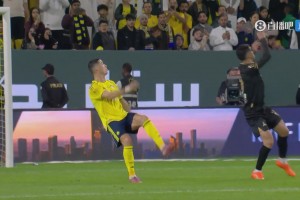 ??驚世駭俗！40歲C羅精彩倒鉤破門(mén)！利雅得勝利4-1賽哈特海灣！