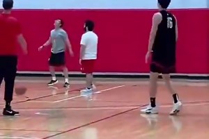 苦練終有成效！楊瀚森此前跟著斯普利特訓(xùn)練：定點(diǎn)三分12中11