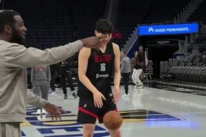 文化輸出？開拓者黑人助教管楊瀚森叫“大頭”