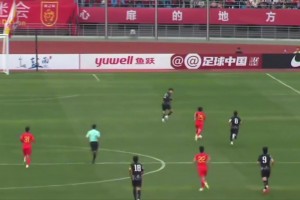 即將留洋！網(wǎng)友驚嘆于徐彬搶斷后高速帶球：這是卡塞米彬嗎？