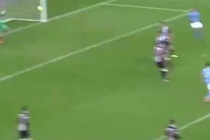 穿云裂石！名場(chǎng)面：德布勞內(nèi)這腳暴力遠(yuǎn)射讓現(xiàn)場(chǎng)充滿(mǎn)了尖叫聲！