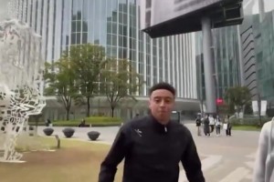 你的林皇！名場面：林加德挑戰(zhàn)韓國最高大廈停球！