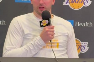 東契奇：NBA杯很不錯(cuò)，但就是地板非?；芪ｋU(xiǎn)！