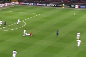 網(wǎng)友：提到諾伊爾的出擊就不得不提巴爾干猛虎斯坦科維奇??