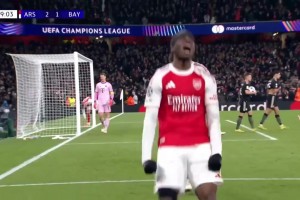 槍手2-1拜仁！拜仁后場(chǎng)傳球被斷！卡拉菲奧助攻馬杜埃凱破門！