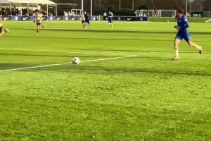 人才儲(chǔ)備豐富！切爾西天才小將拉巴杰的搶點(diǎn)破門！