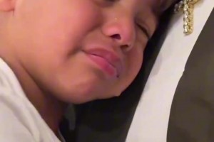 快樂一家！保羅·喬治與家人們?cè)诟卸鞴?jié)享受火雞大餐～????