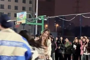 如果籃球場被這樣的小姐姐占據(jù)，應該沒人會反對吧？??