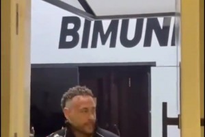 內(nèi)馬爾為了幫桑托斯保級，不顧醫(yī)療團隊建議仍帶傷出戰(zhàn)！