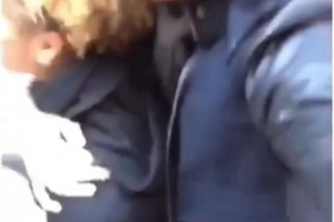 家族都是天賦異稟??！珍藏視頻：戈登受傷，姐姐背著他出行！