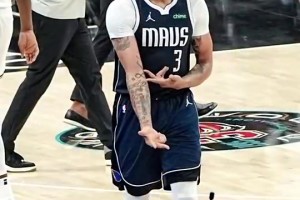 楊毅此前：濃眉要不是和詹姆斯一起拿了冠軍，進入75大有點牽強