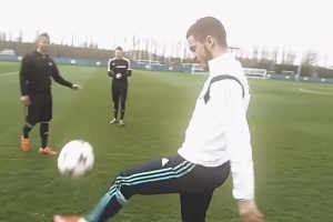 真的被迷住了！當(dāng)年阿扎爾訓(xùn)練中連續(xù)秀絲滑操作！