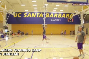 假如能在這個時代打球？回顧易建聯(lián)當(dāng)年在湖人球館的投籃訓(xùn)練！