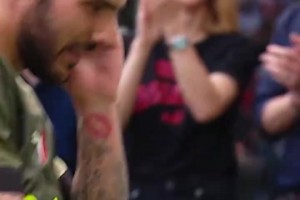 卡卡輕描淡寫就是一腳世界波？AC米蘭對(duì)陣?yán)R奧的五佳球！