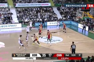 這咋防?。?！韓國6號李政玹頂著廖三寧，三分線外兩步無解轟進(jìn)！