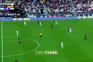 后衛(wèi)生吃后衛(wèi)！名場面：阿勞霍暴力超車呂迪格！