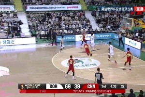 啊這？！朱俊龍外線空位三分，居然投了個離譜三不沾！自己氣得直拍手！